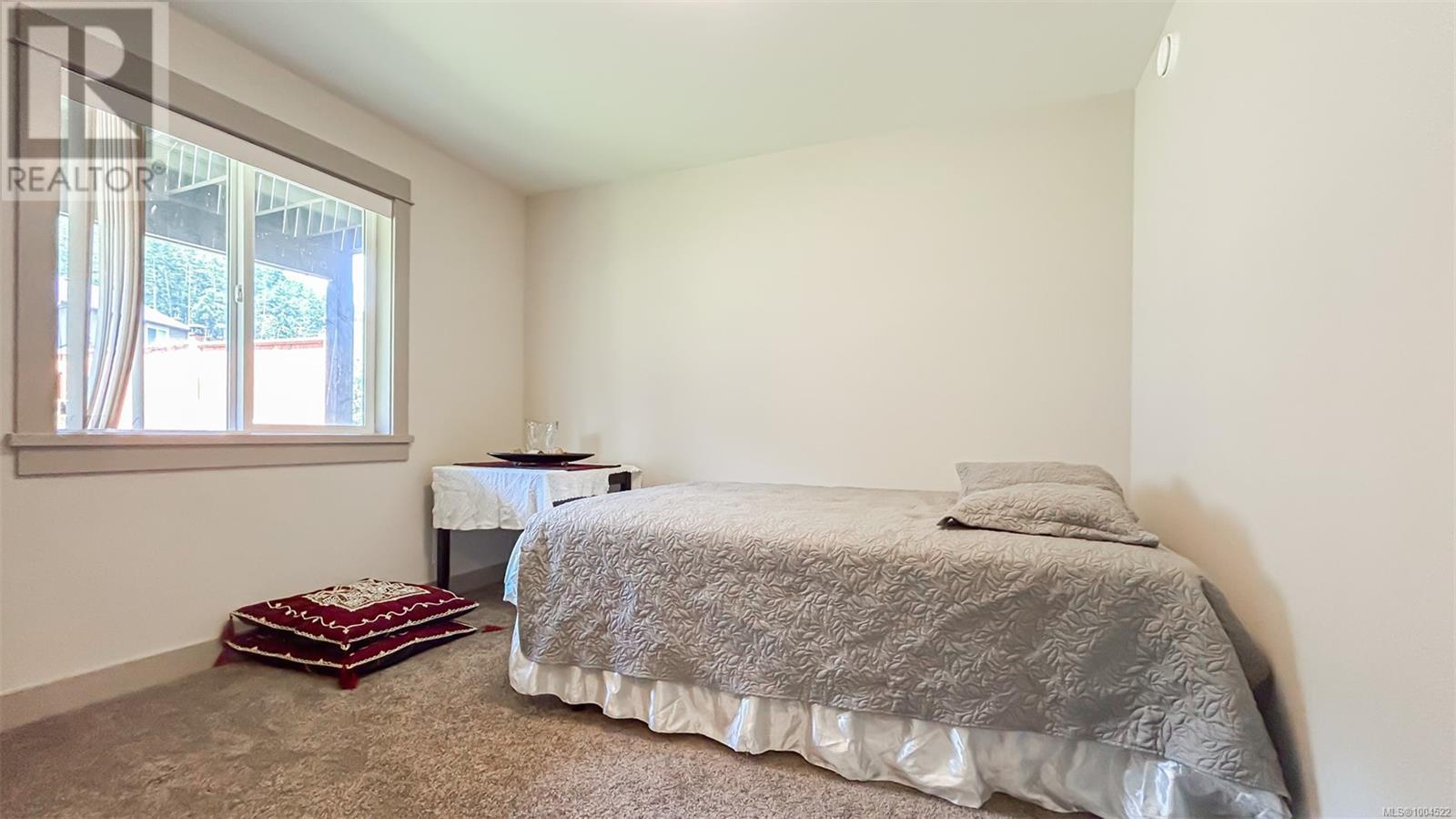 8 Massey Pl, View Royal