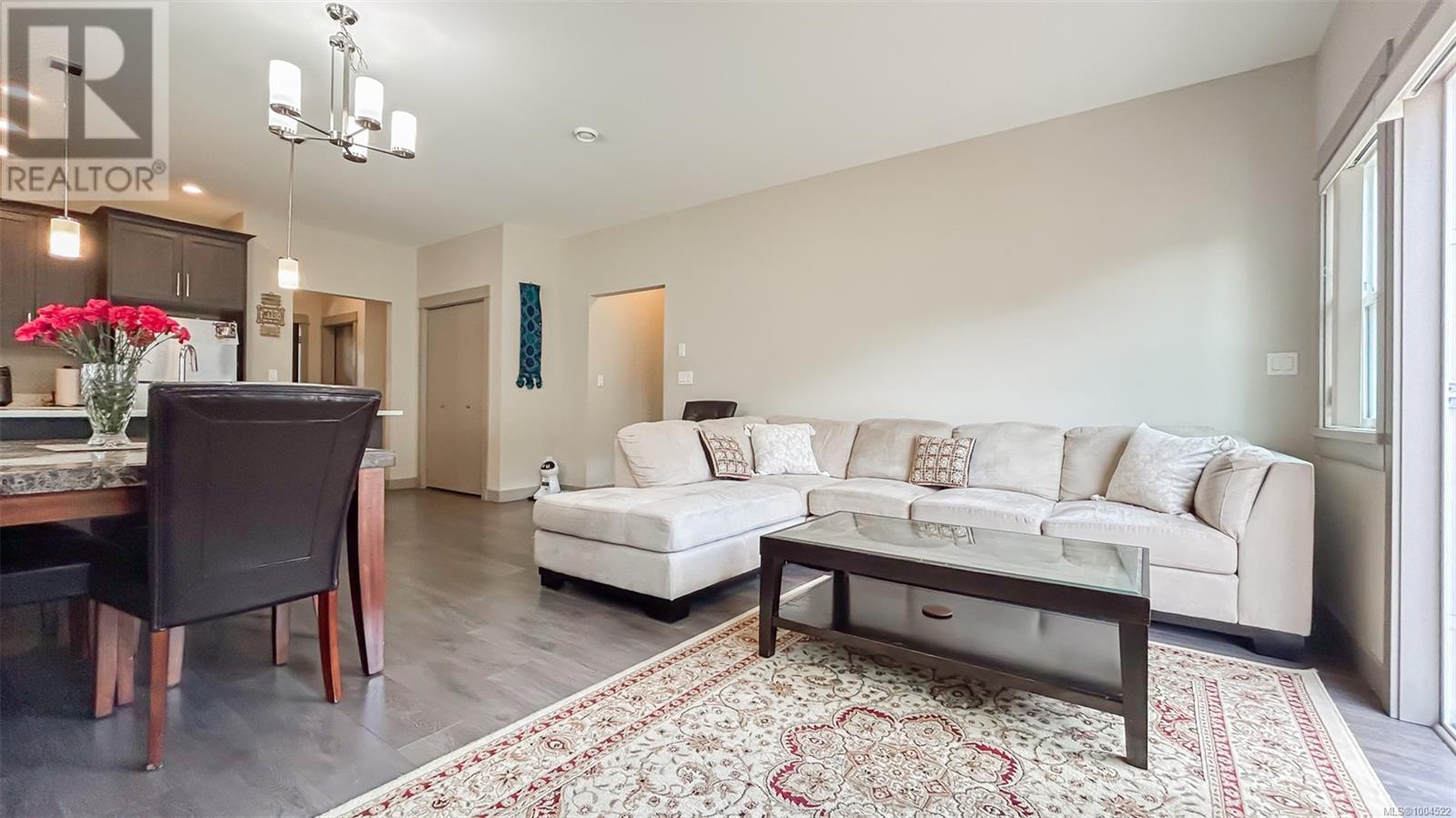 8 Massey Pl, View Royal