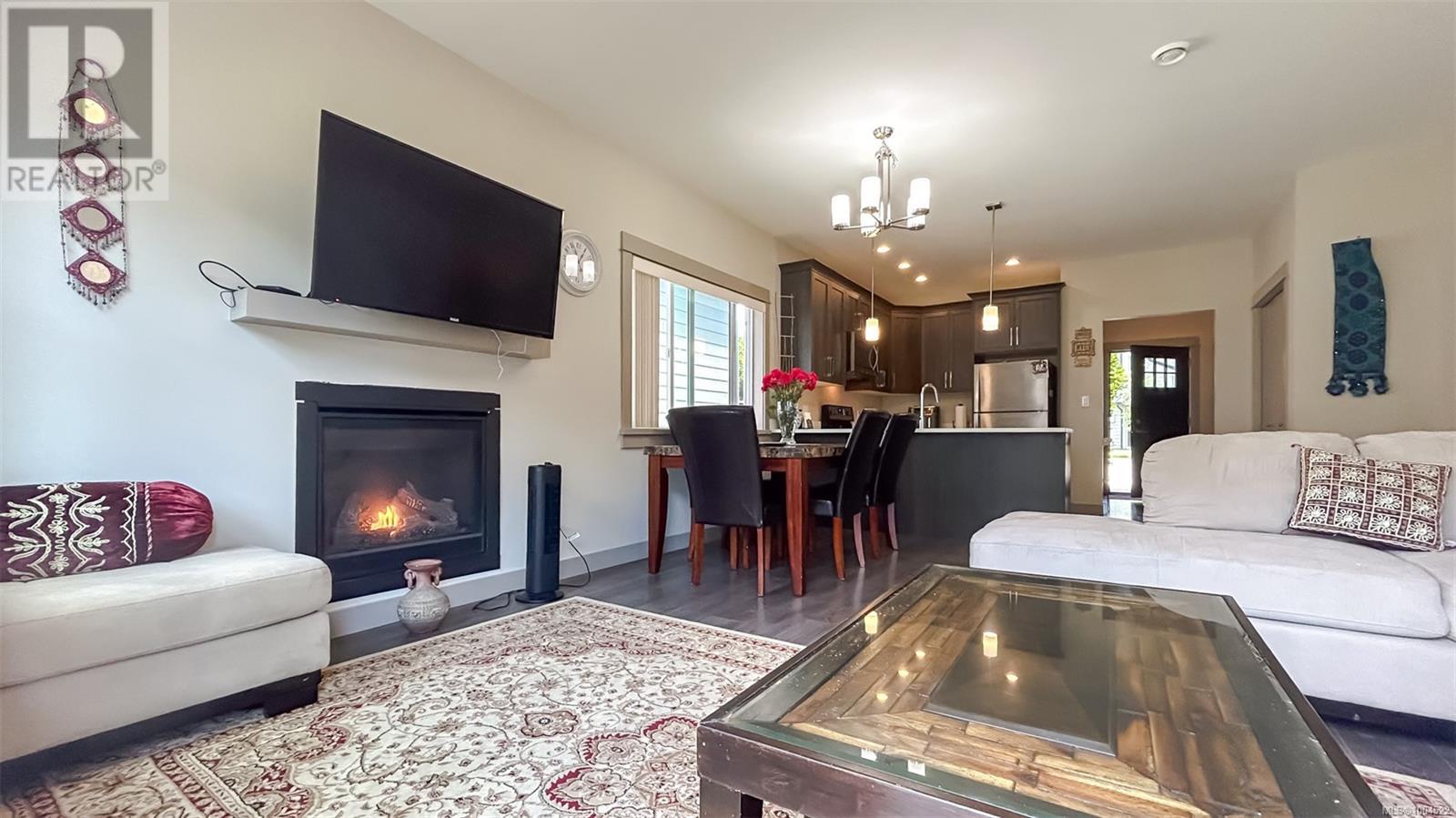 8 Massey Pl, View Royal