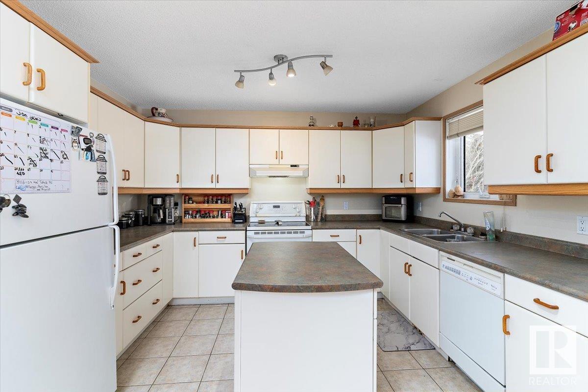 Photo 11 of 5116 58 Av, Tofield AB