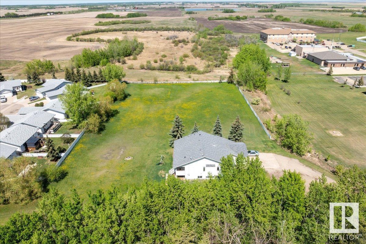 Photo 28 of 5116 58 Av, Tofield AB