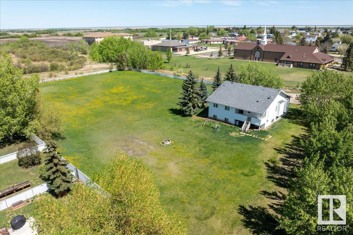 Photo 23 of 5116 58 Av, Tofield AB