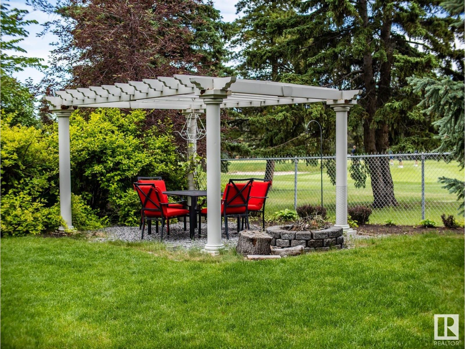 Photo 7 of 95 Fairway Dr Nw, Edmonton AB