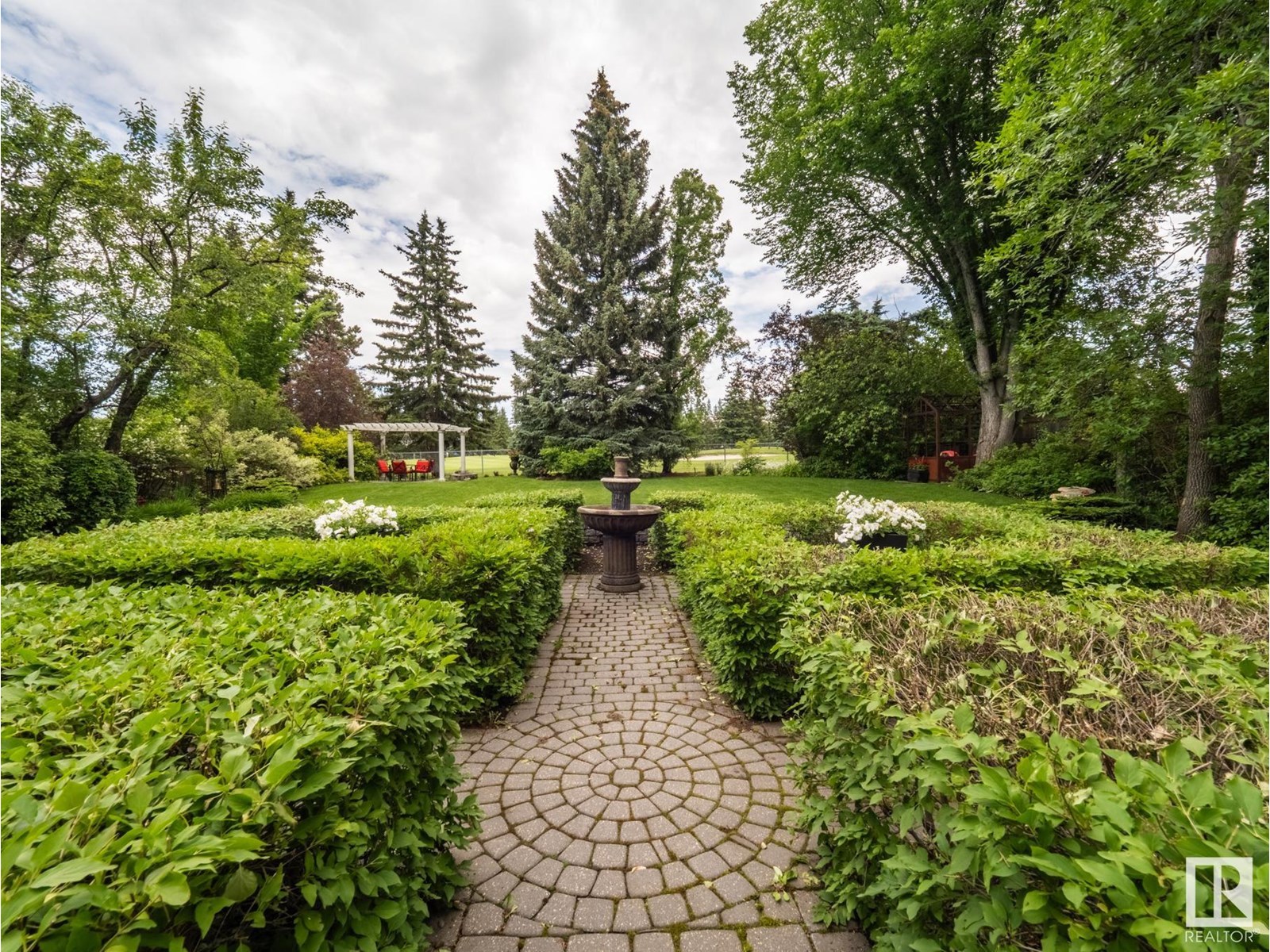 Photo 6 of 95 Fairway Dr Nw, Edmonton AB
