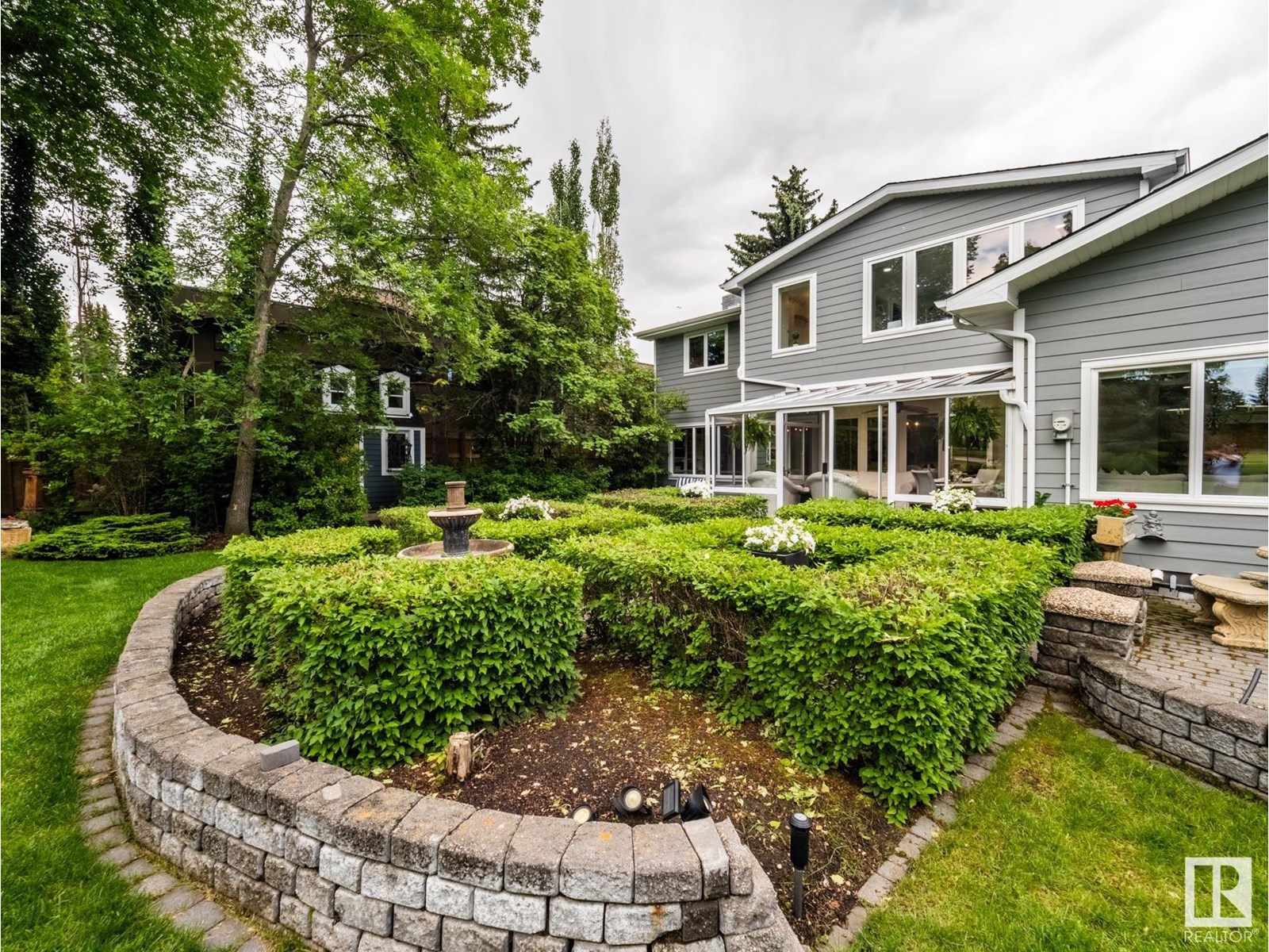 Photo 71 of 95 Fairway Dr Nw, Edmonton AB