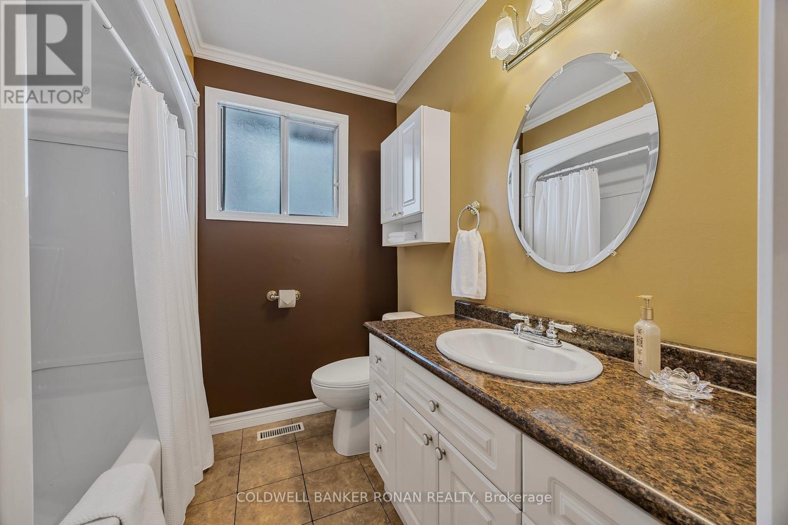 Photo 3 of 39 Mitchell Avenue, New Tecumseth ON