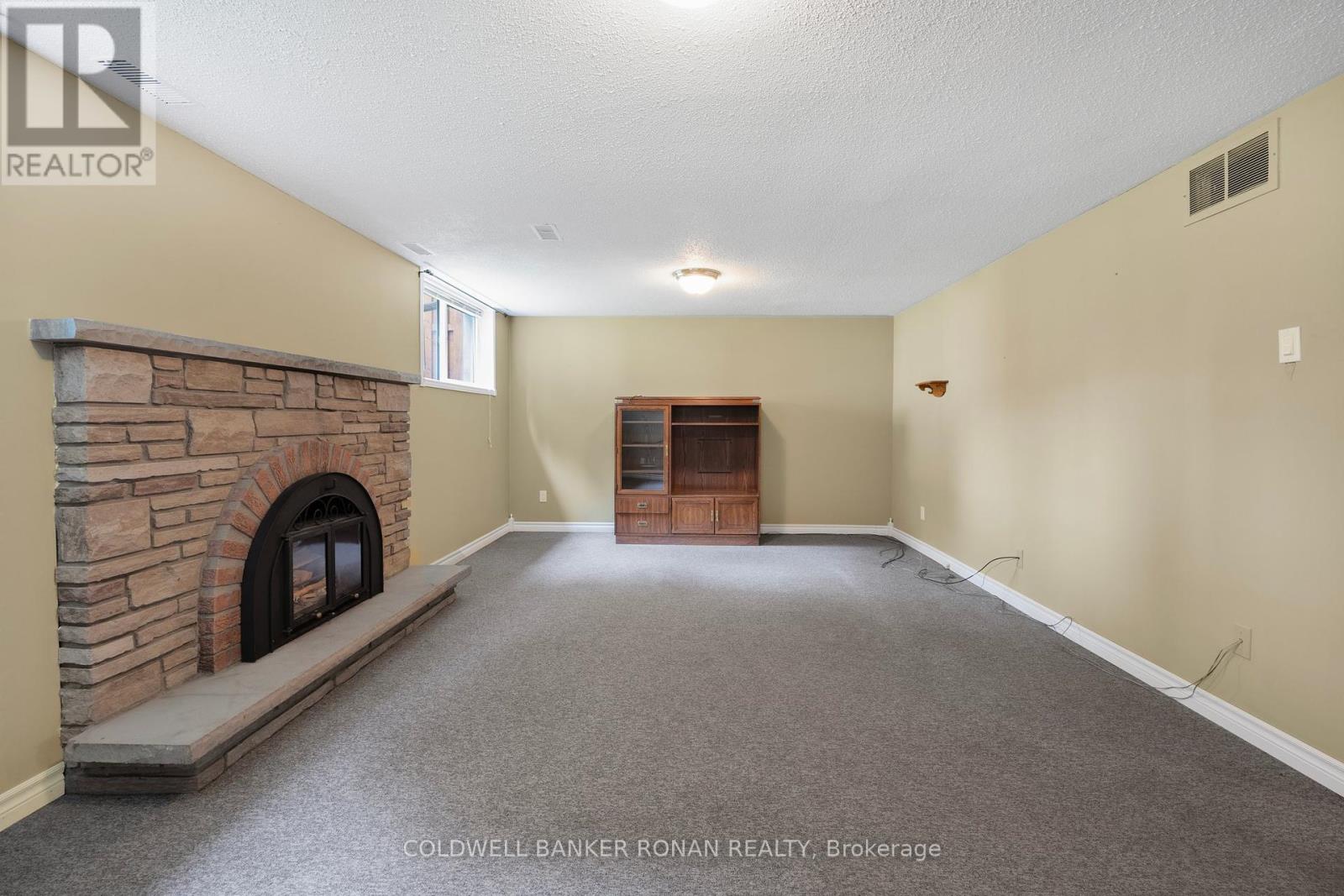 Photo 10 of 39 Mitchell Avenue, New Tecumseth ON