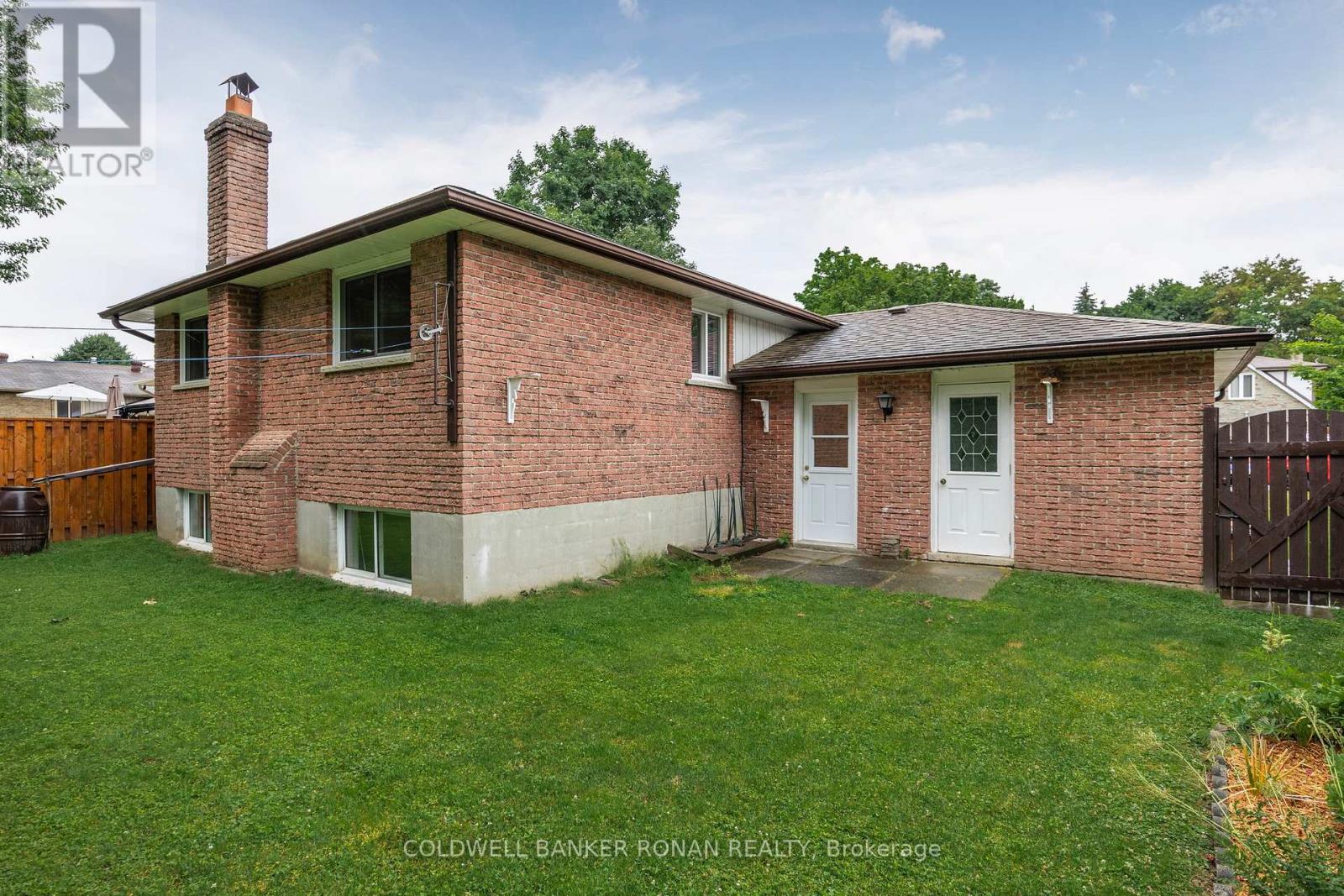 Photo 30 of 39 Mitchell Avenue, New Tecumseth ON
