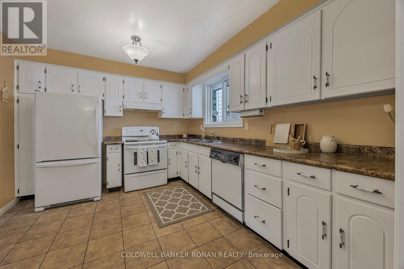 Photo 27 of 39 Mitchell Avenue, New Tecumseth ON