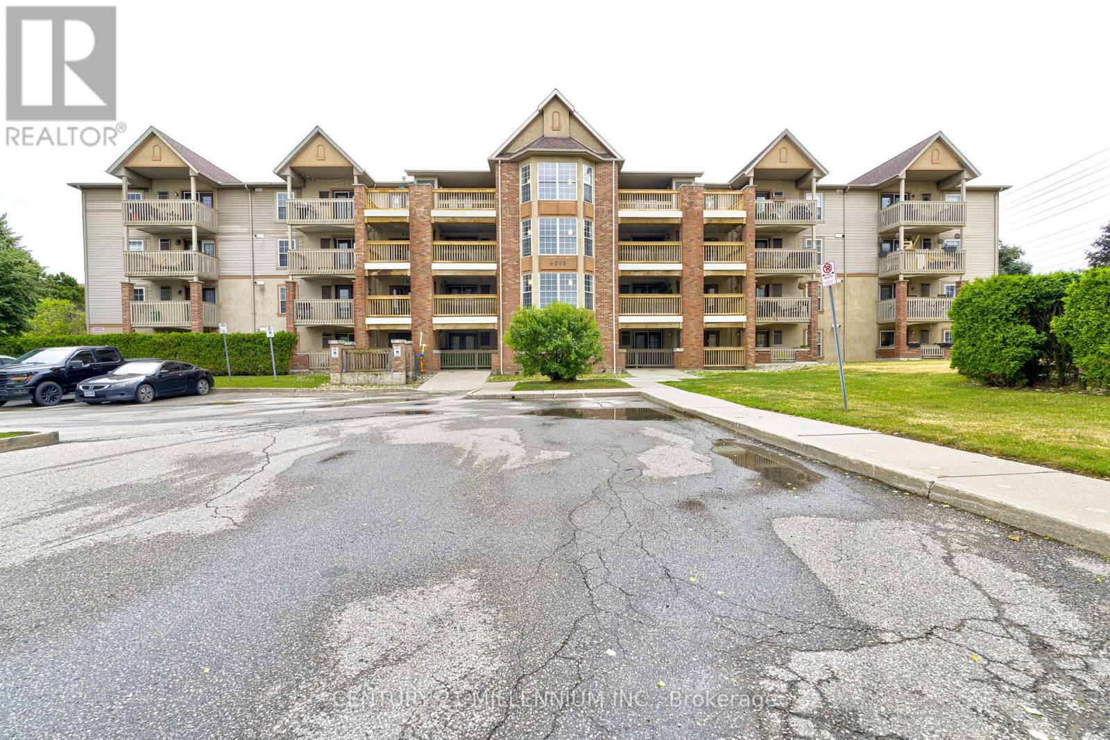 Photo 1 of 210 4005 Kilmer Drive, Burlington ON