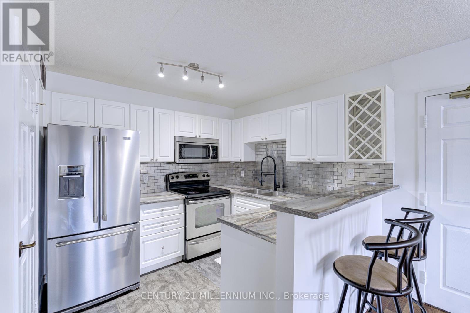 Photo 10 of 210 4005 Kilmer Drive, Burlington ON