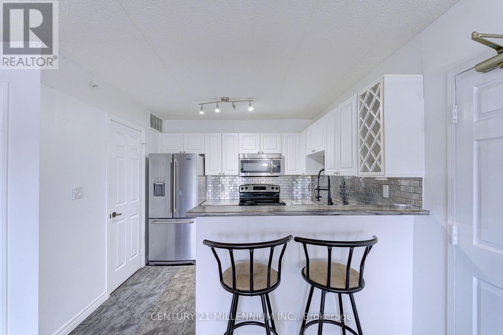 Photo 16 of 210 4005 Kilmer Drive, Burlington ON