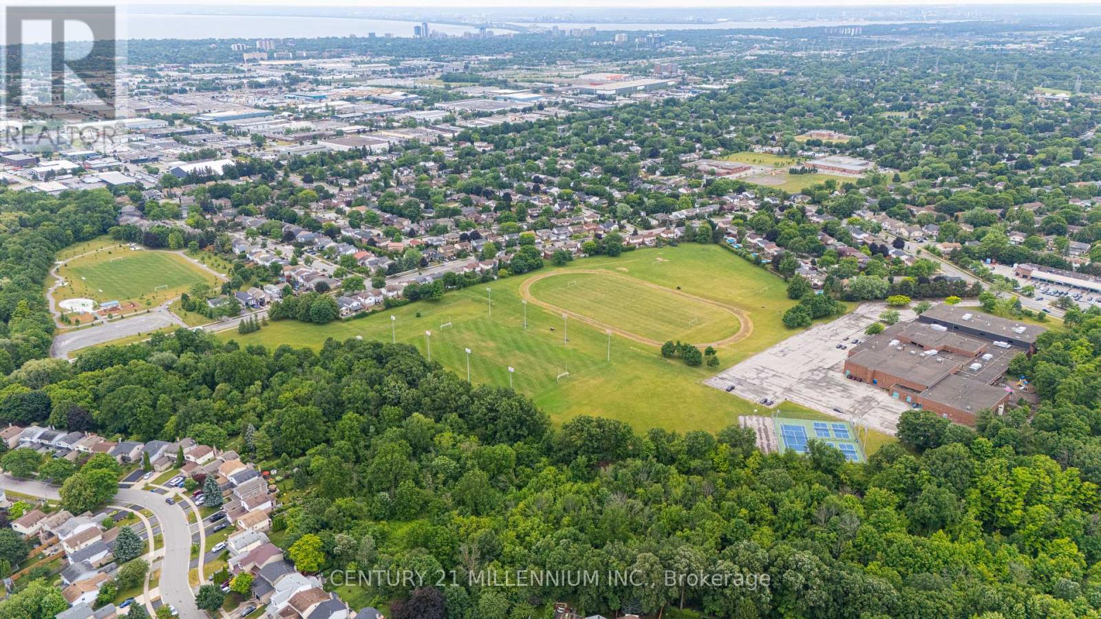 Photo 9 of 210 4005 Kilmer Drive, Burlington ON