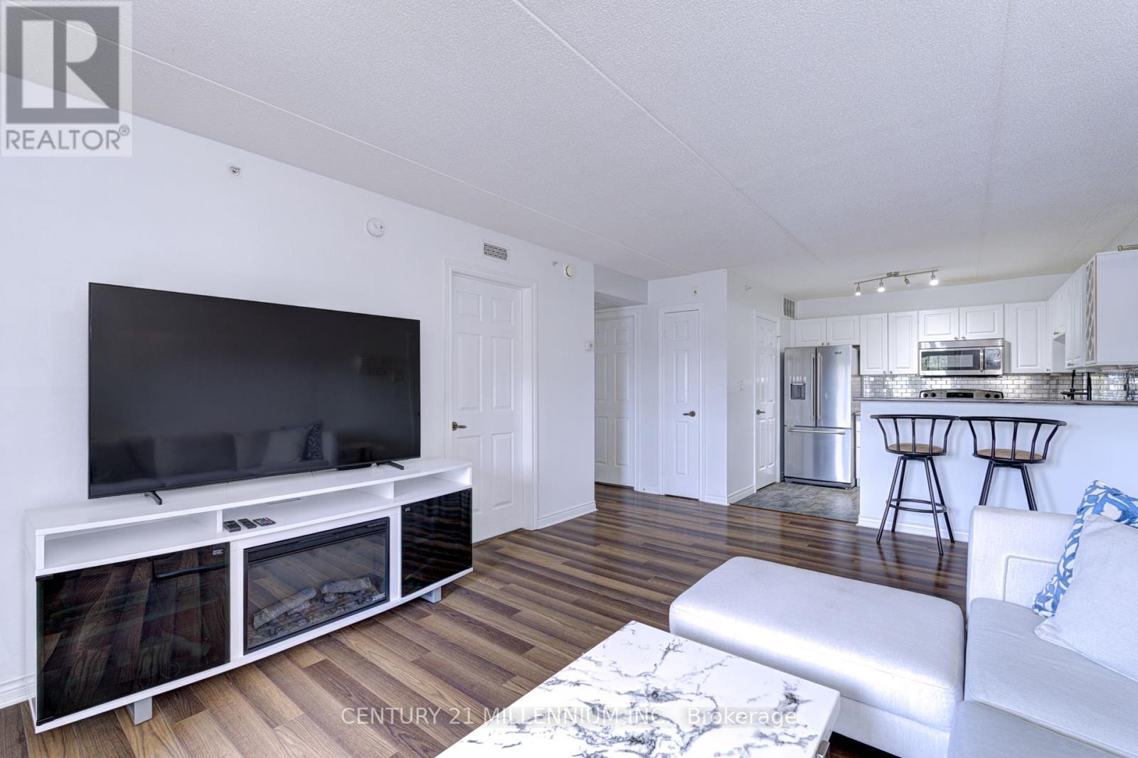 Photo 6 of 210 4005 Kilmer Drive, Burlington ON