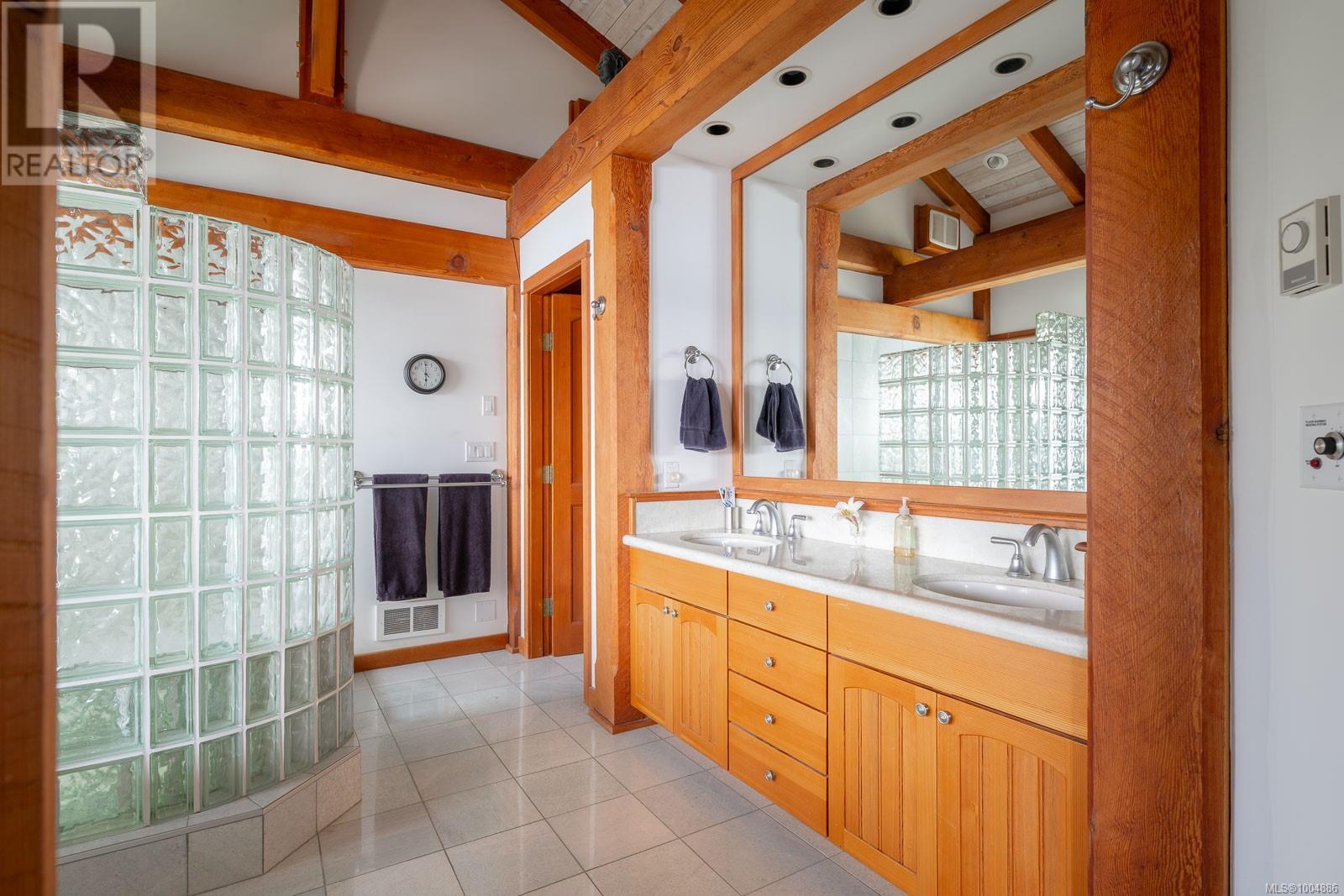 1027&1033 West Rd, Quadra Island