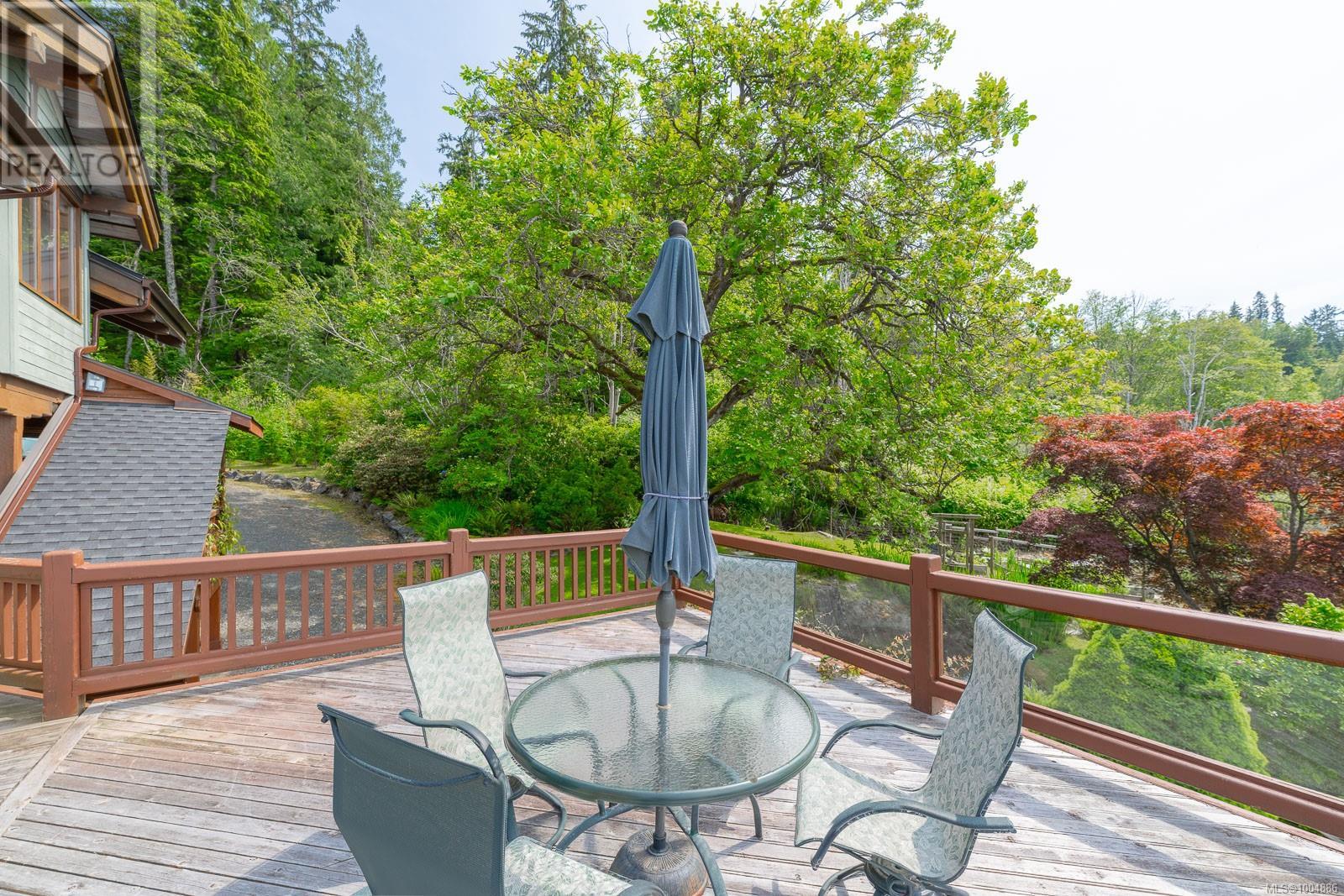 1027&1033 West Rd, Quadra Island