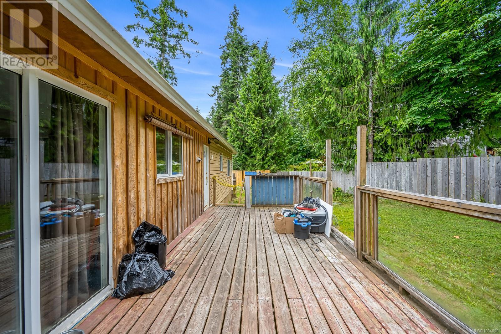 Photo 27 of 7865 Ships Point Rd, Fanny Bay BC