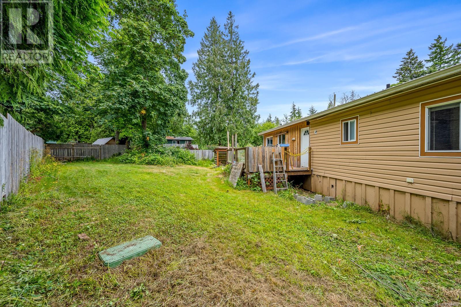 Photo 31 of 7865 Ships Point Rd, Fanny Bay BC