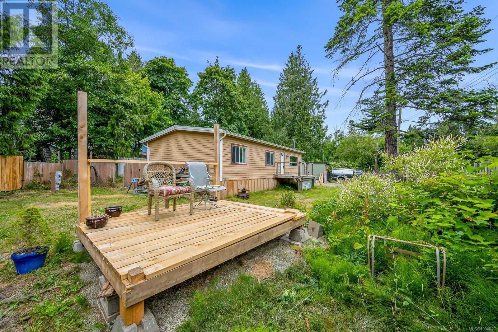 Photo 34 of 7865 Ships Point Rd, Fanny Bay BC