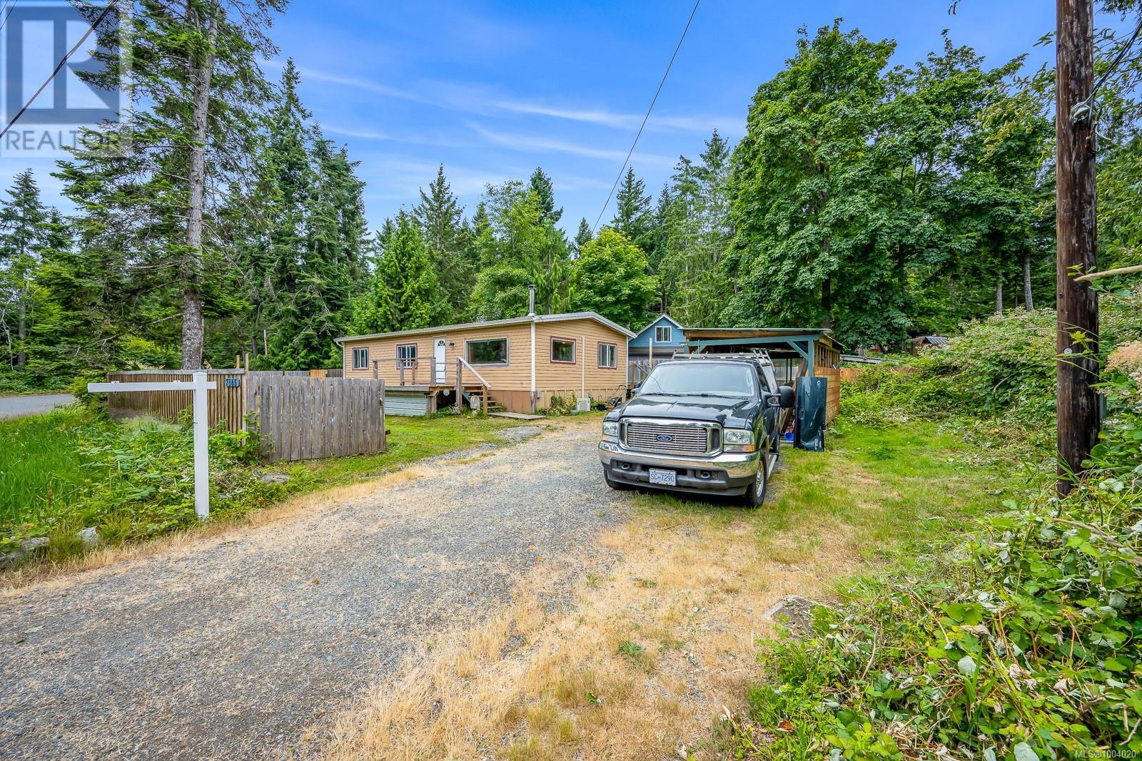 Photo 35 of 7865 Ships Point Rd, Fanny Bay BC
