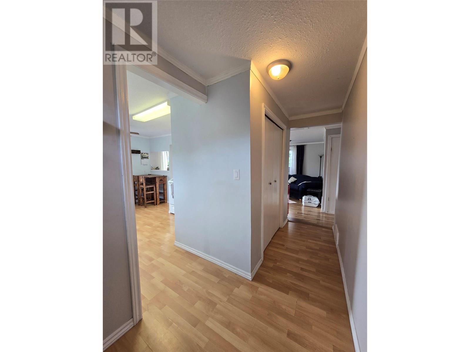Photo 9 of 221 Beatty Avenue Nw, Salmon Arm BC