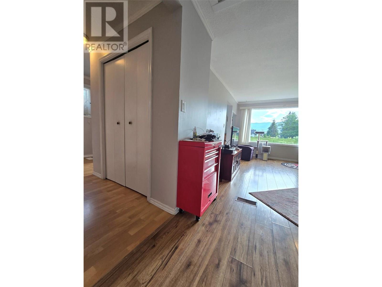 Photo 14 of 221 Beatty Avenue Nw, Salmon Arm BC