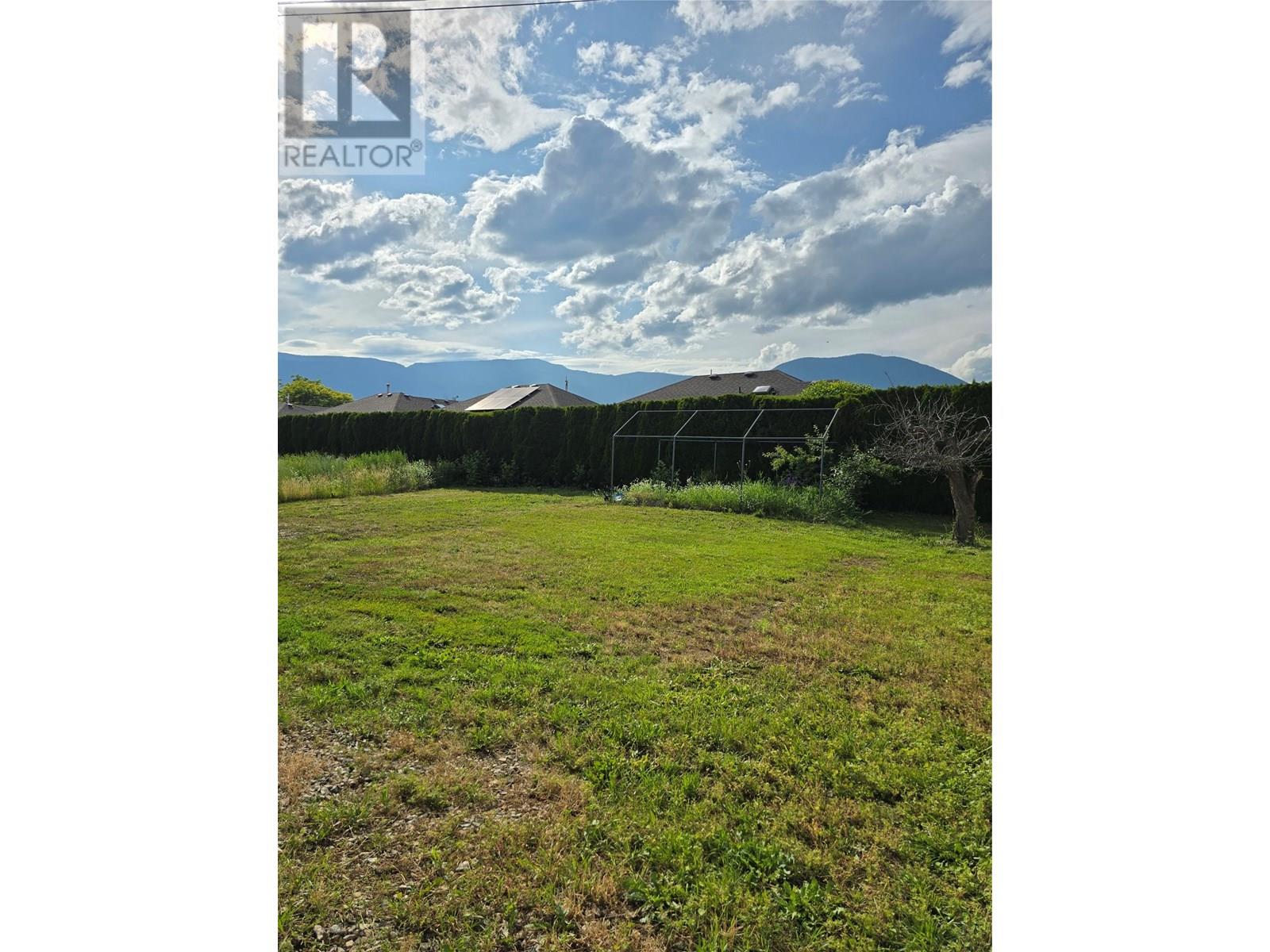 Photo 27 of 221 Beatty Avenue Nw, Salmon Arm BC