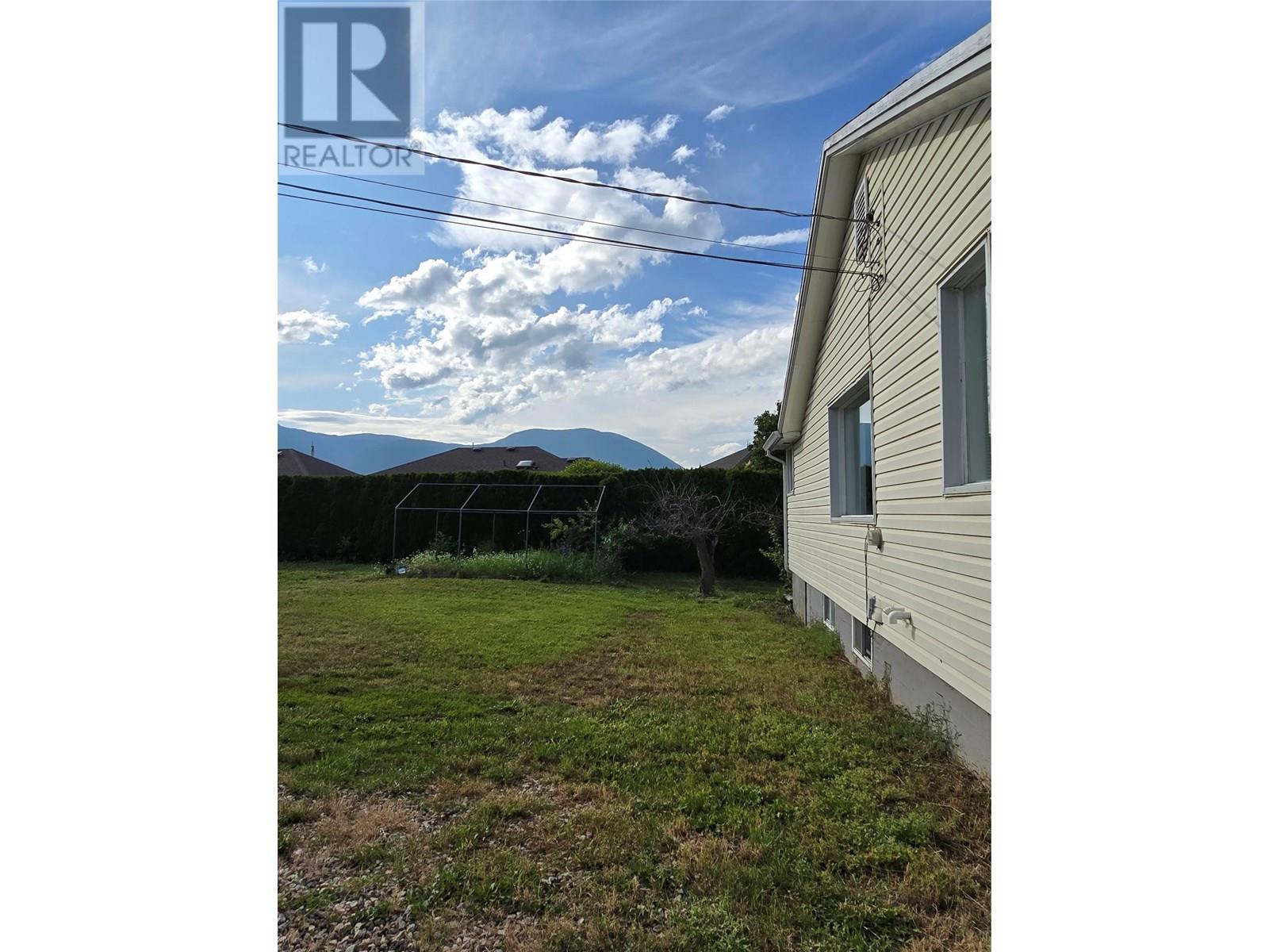 Photo 28 of 221 Beatty Avenue Nw, Salmon Arm BC