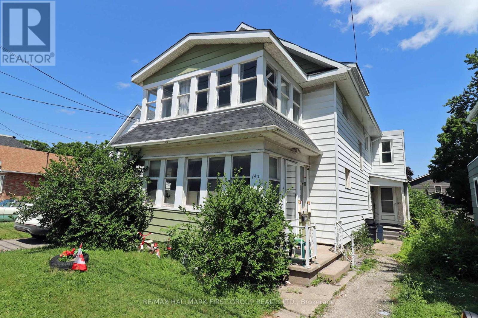 Photo 5 of 143 Brockville Street, Smiths Falls ON