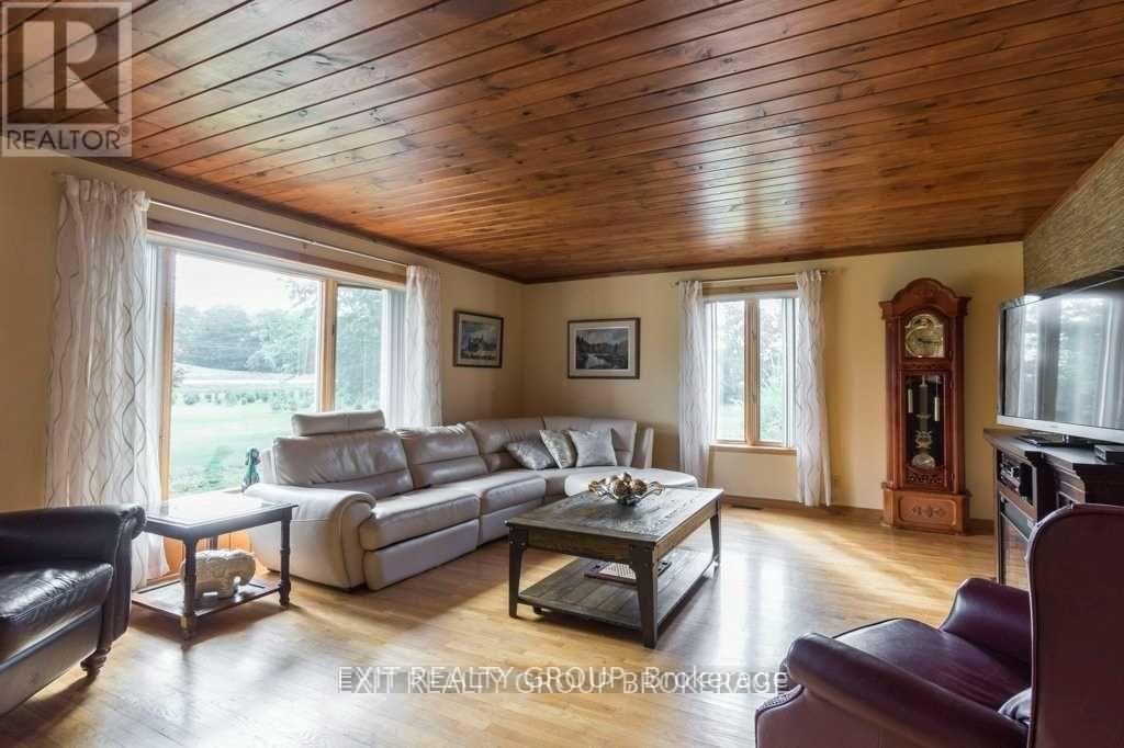 Photo 14 of 23 Palmer Road, Tweed ON