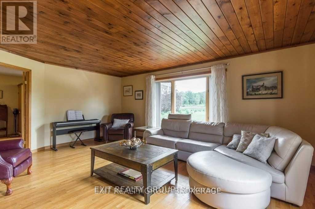 Photo 15 of 23 Palmer Road, Tweed ON