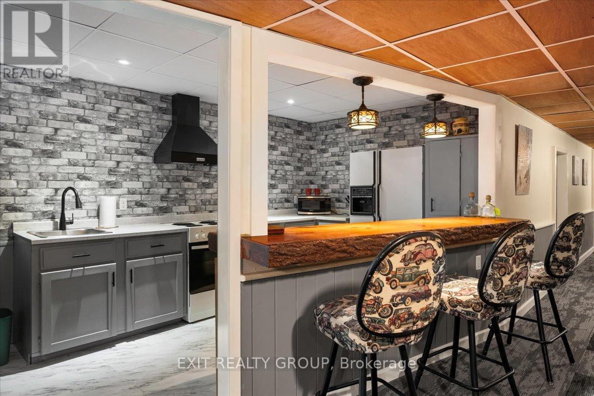Photo 27 of 23 Palmer Road, Tweed ON