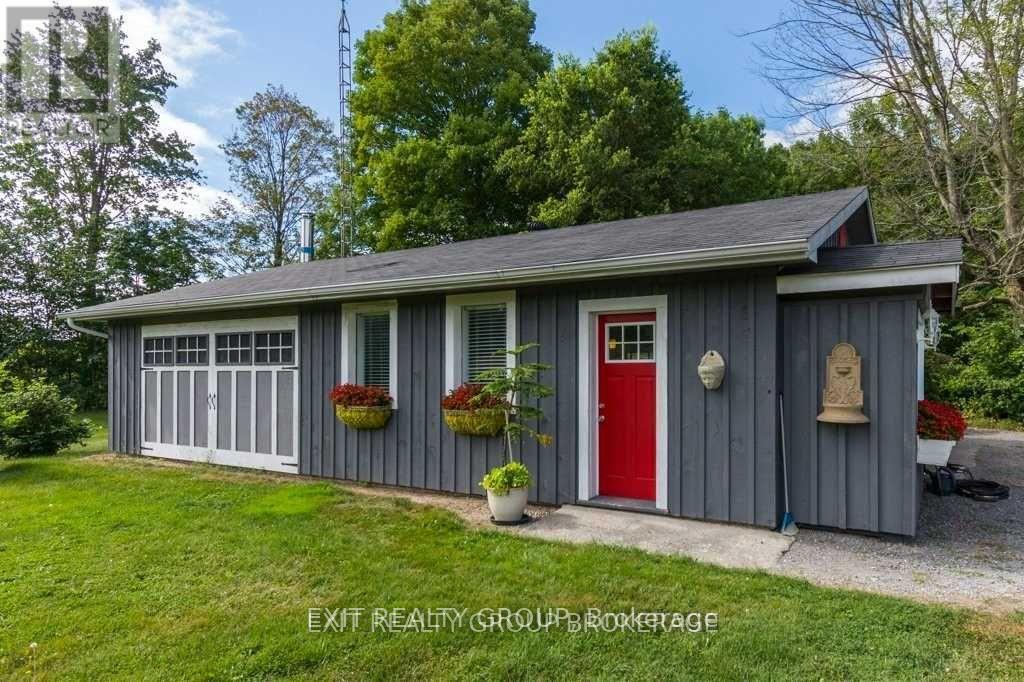 Photo 33 of 23 Palmer Road, Tweed ON