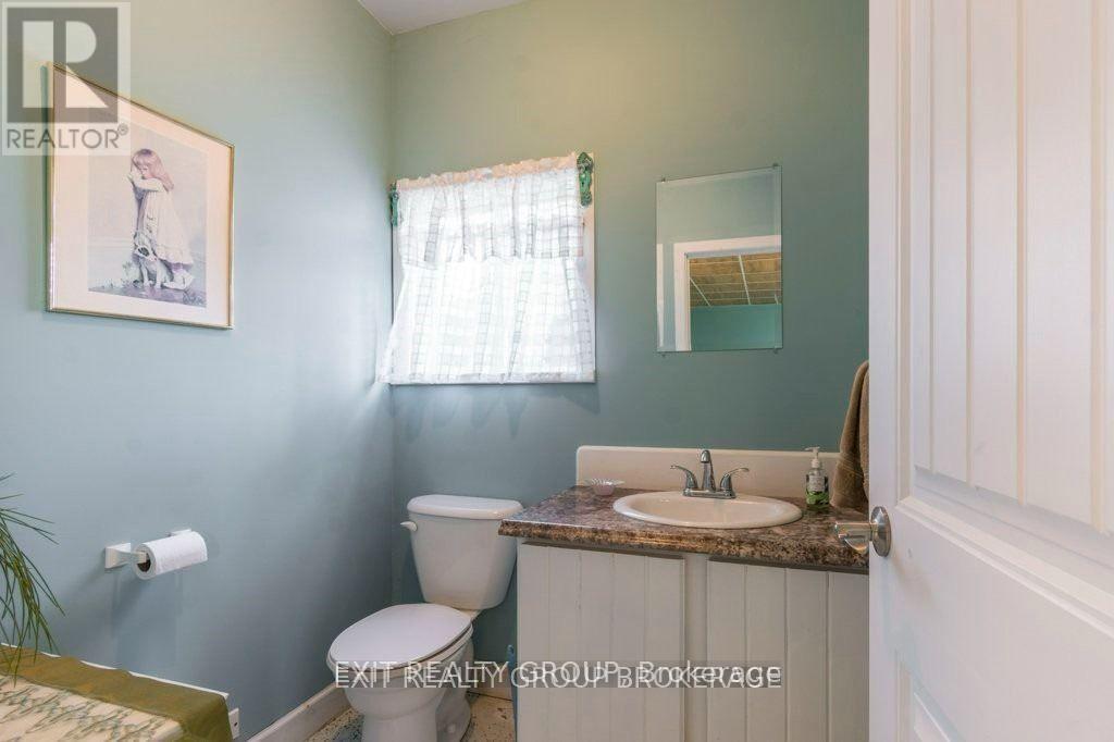 Photo 35 of 23 Palmer Road, Tweed ON