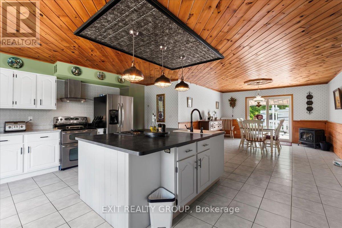Photo 9 of 23 Palmer Road, Tweed ON