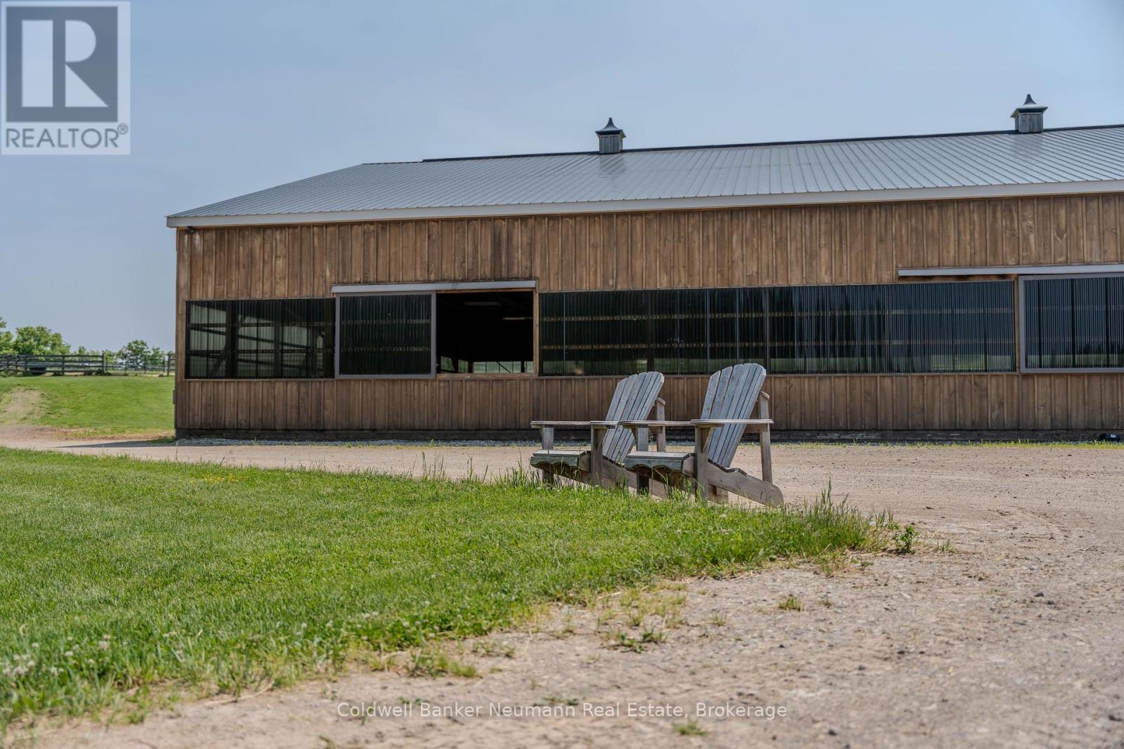 Photo 10 of 10553 Guelph Line, Milton ON