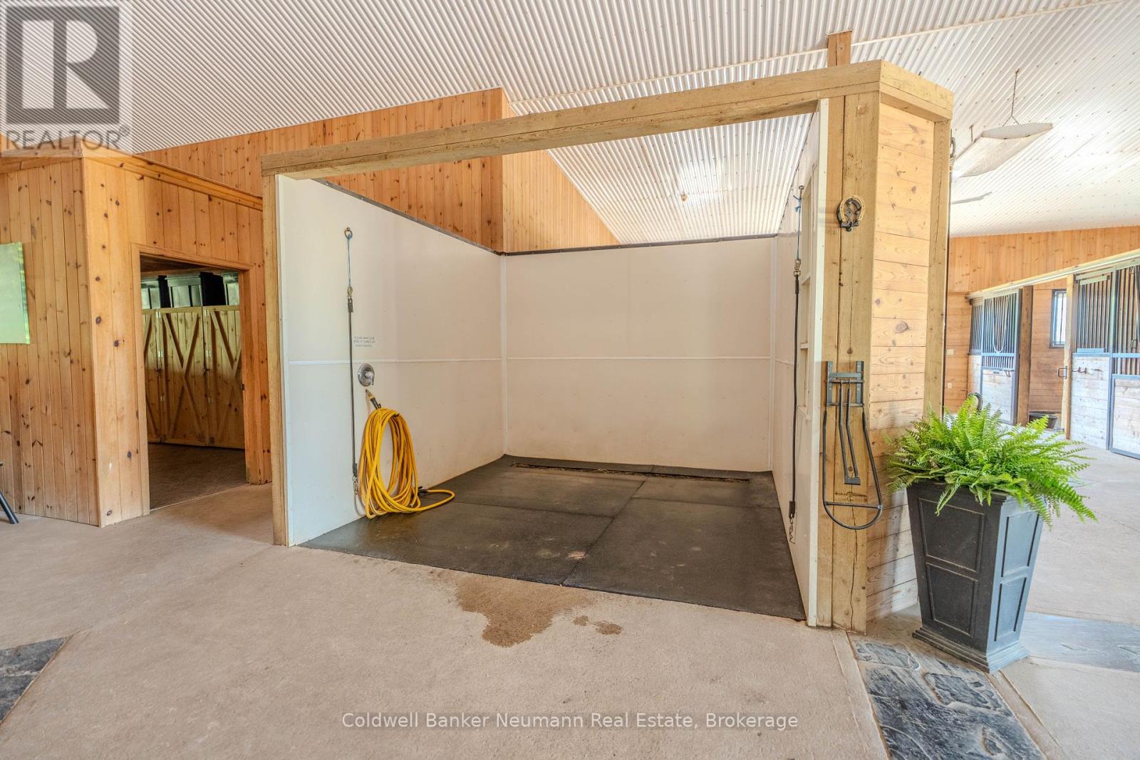 Photo 20 of 10553 Guelph Line, Milton ON