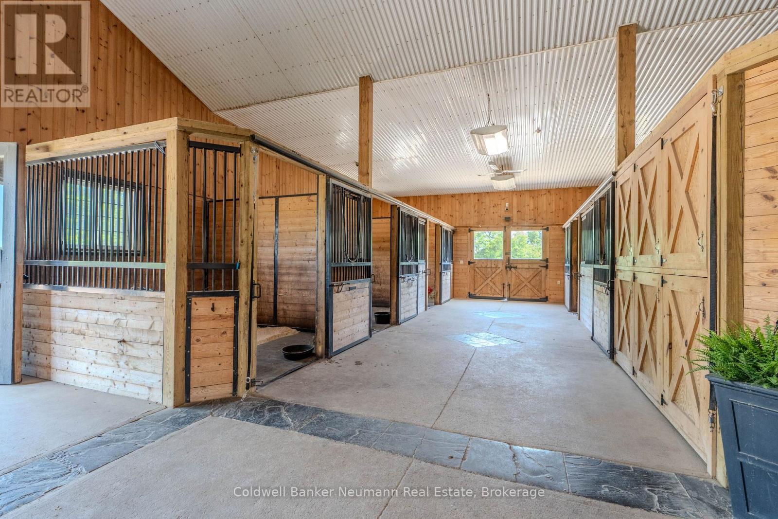 Photo 23 of 10553 Guelph Line, Milton ON
