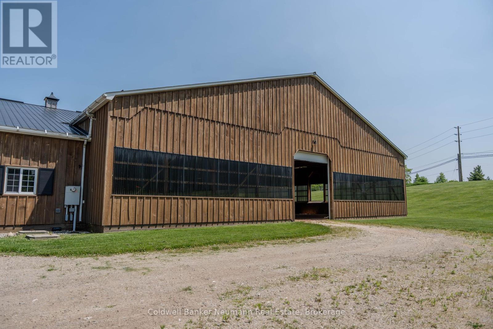 Photo 9 of 10553 Guelph Line, Milton ON