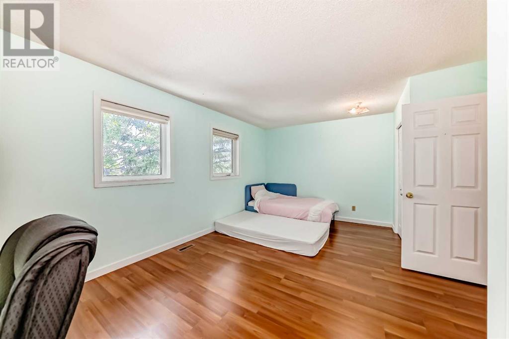 Single Family House for Sale in    Avenue SW Glendale Calgary 