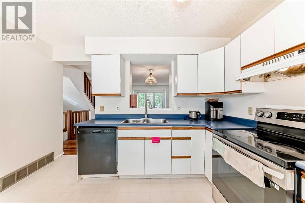 Single Family House for Sale in    Avenue SW Glendale Calgary 