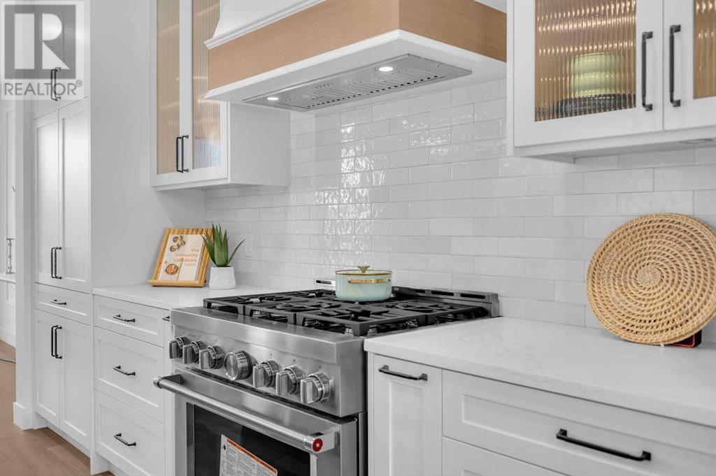 Single Family House for Sale in   Avenue NW Bowness Calgary 