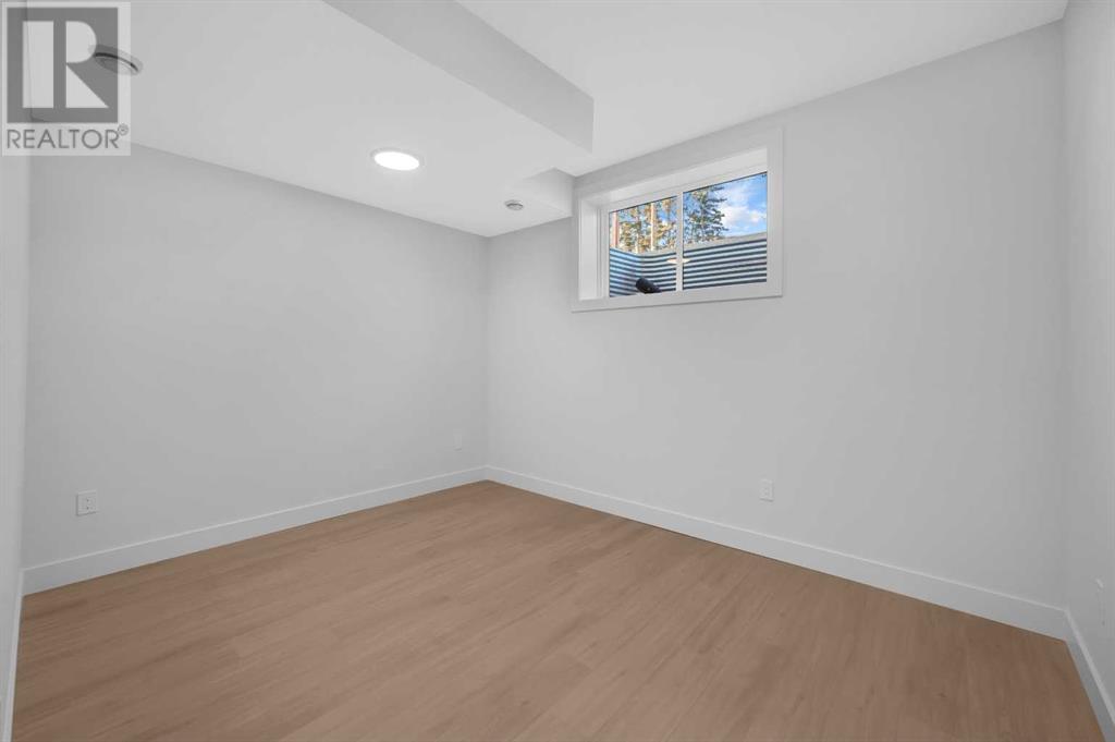 Single Family House for Sale in   Avenue NW Bowness Calgary 