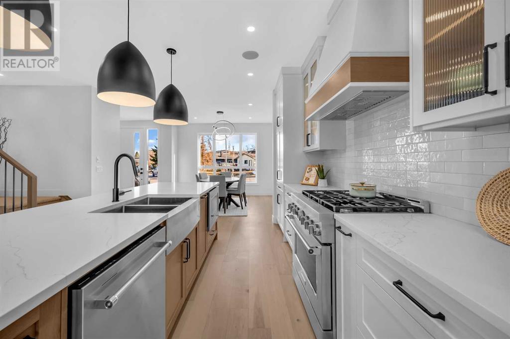 Single Family House for Sale in   Avenue NW Bowness Calgary 