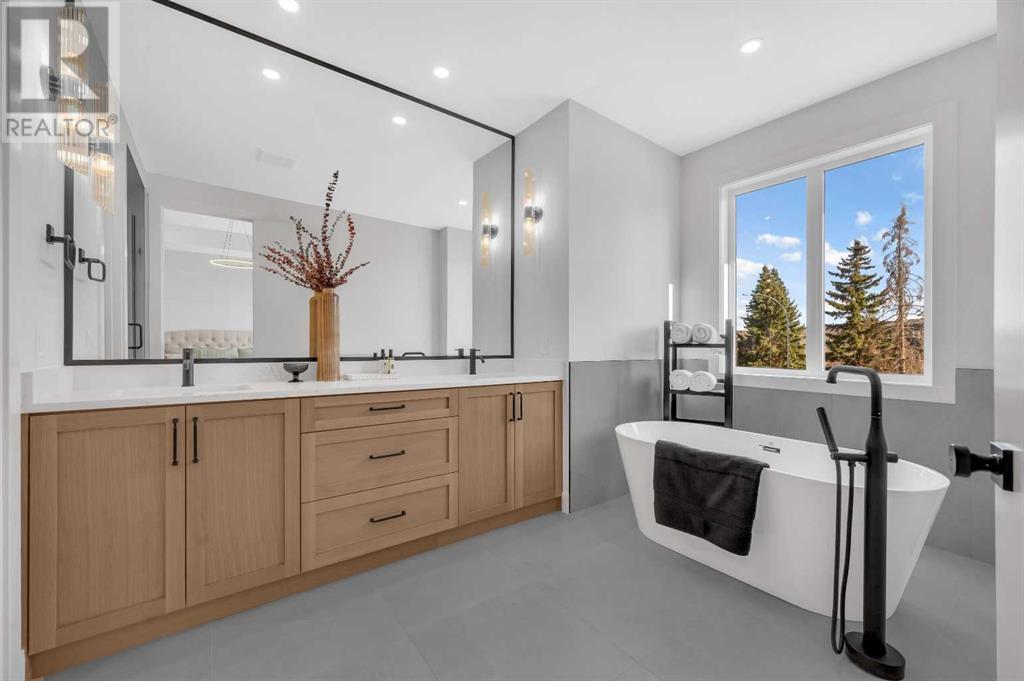 Single Family House for Sale in   Avenue NW Bowness Calgary 