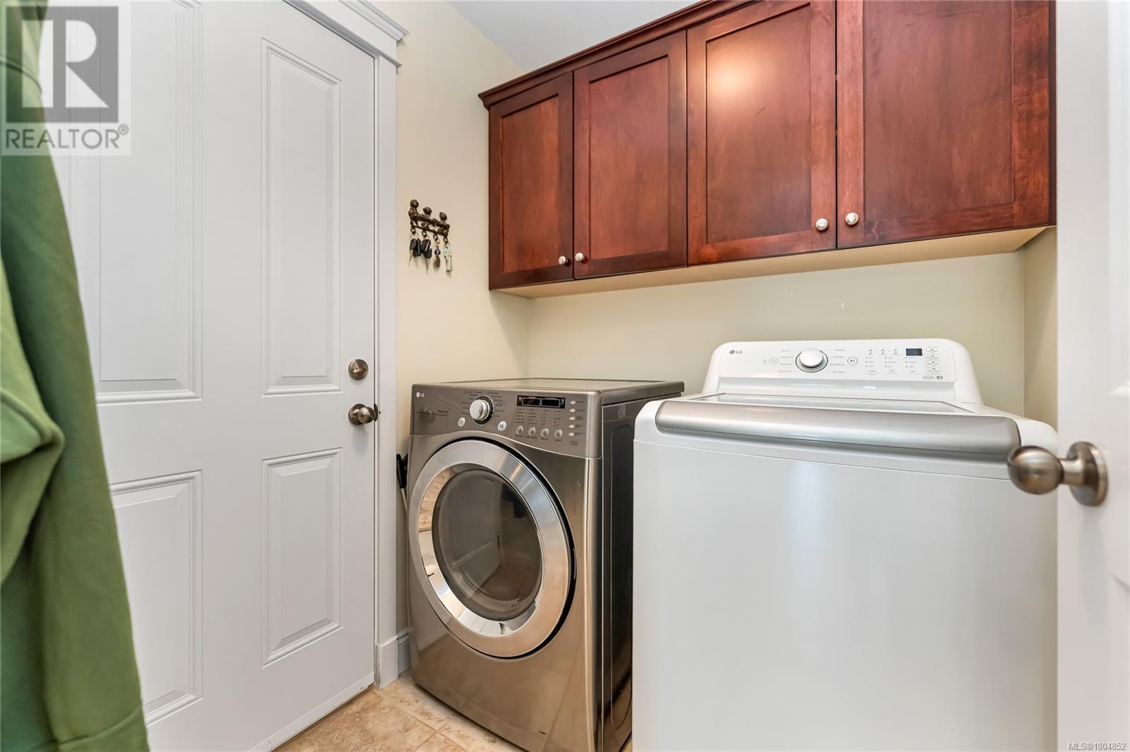 3666 Soren Pl, Cobble Hill