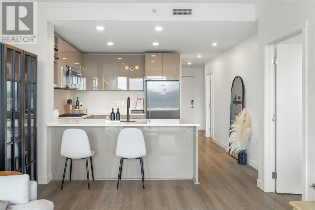 Single Family House for Sale in    Street NW Hillhurst Calgary 