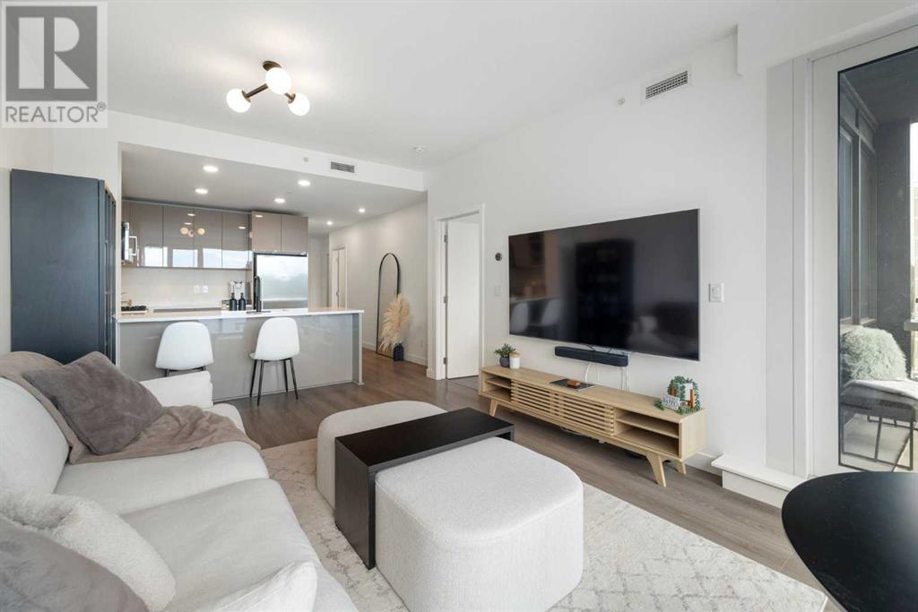 Single Family House for Sale in    Street NW Hillhurst Calgary 