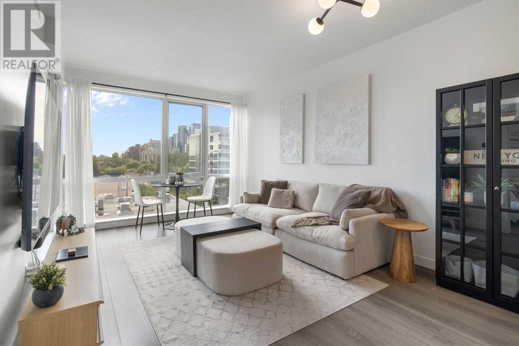 Single Family House for Sale in    Street NW Hillhurst Calgary 