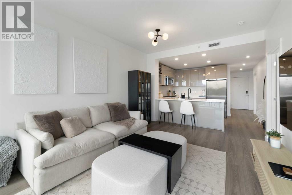 Single Family House for Sale in    Street NW Hillhurst Calgary 